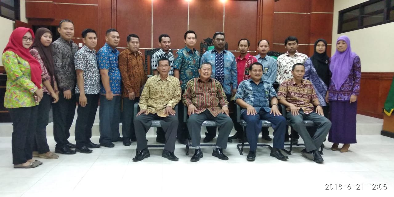 KPTA dan Warga PA Ruteng